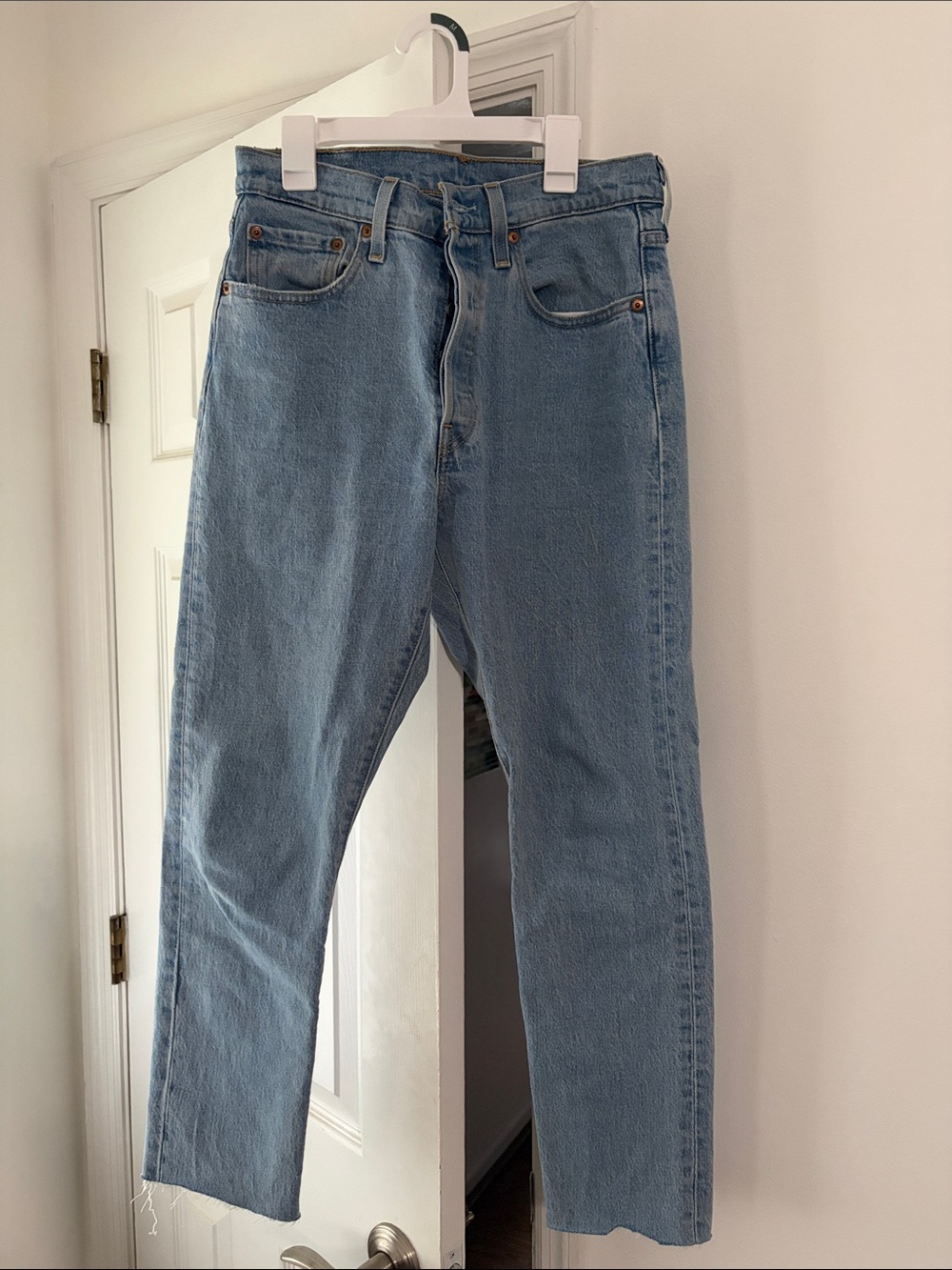 Levi’s Classic Light Blue Women’s Straight Jeans W28